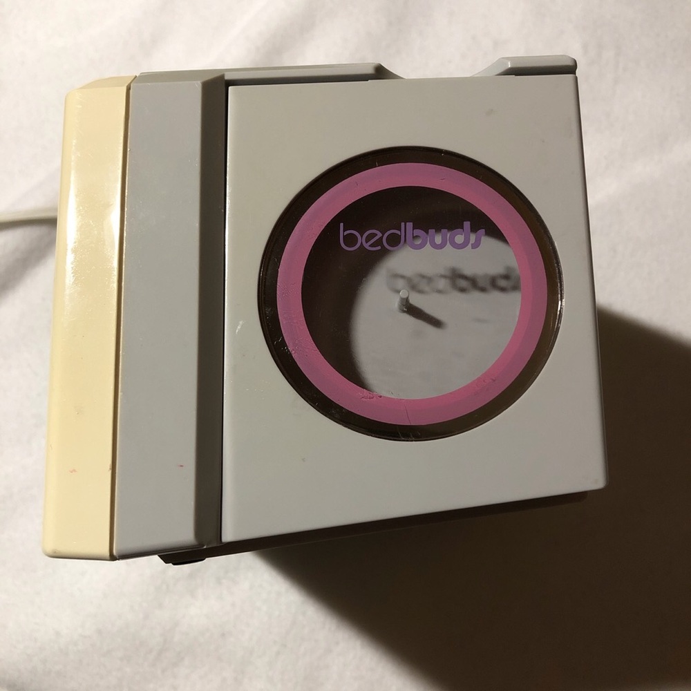 P’jammer AM FM Clock Radio Retro Vintage Alarm Clock - Picture 2 of 4